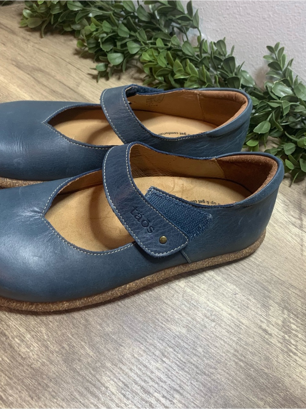 Taos Petrol Blue Mary Jane Shoes Cork Sole Ladies Sz 8-8.5 Flats - Picture 2 of 8